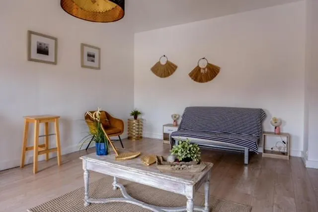 Apartment Myappartlarochelle *