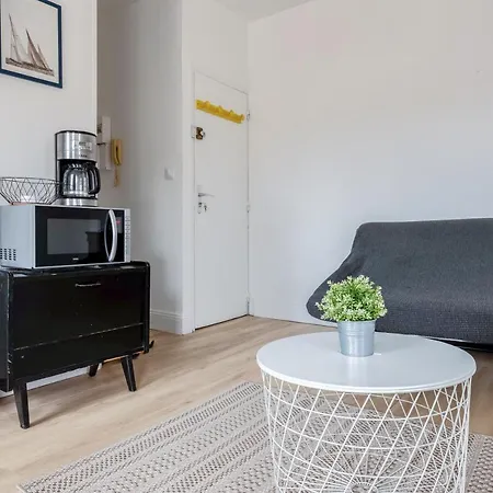 Apartamento Myappartlarochelle