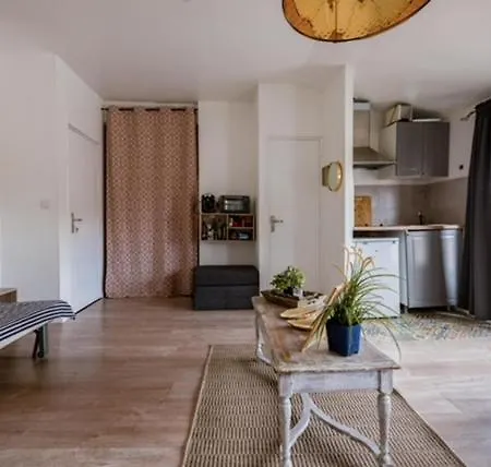 Apartamento Myappartlarochelle *